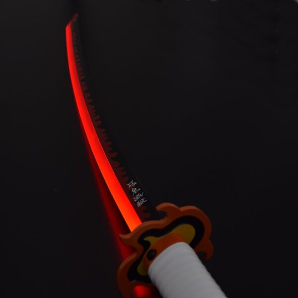 KATANA DE RENGOKU KYOJURO, HOJA DE ACERO Y LUZ LED, DEMON SLAYER - Imagen 4